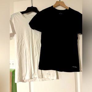 Lot of 16 Calvin Klein basic tees